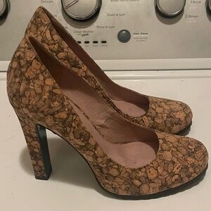 Lisa for Donald J Pilner Women’s Rawna Pump